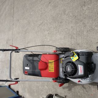 百利通自走草坪機(jī)，自動風(fēng)門油門
